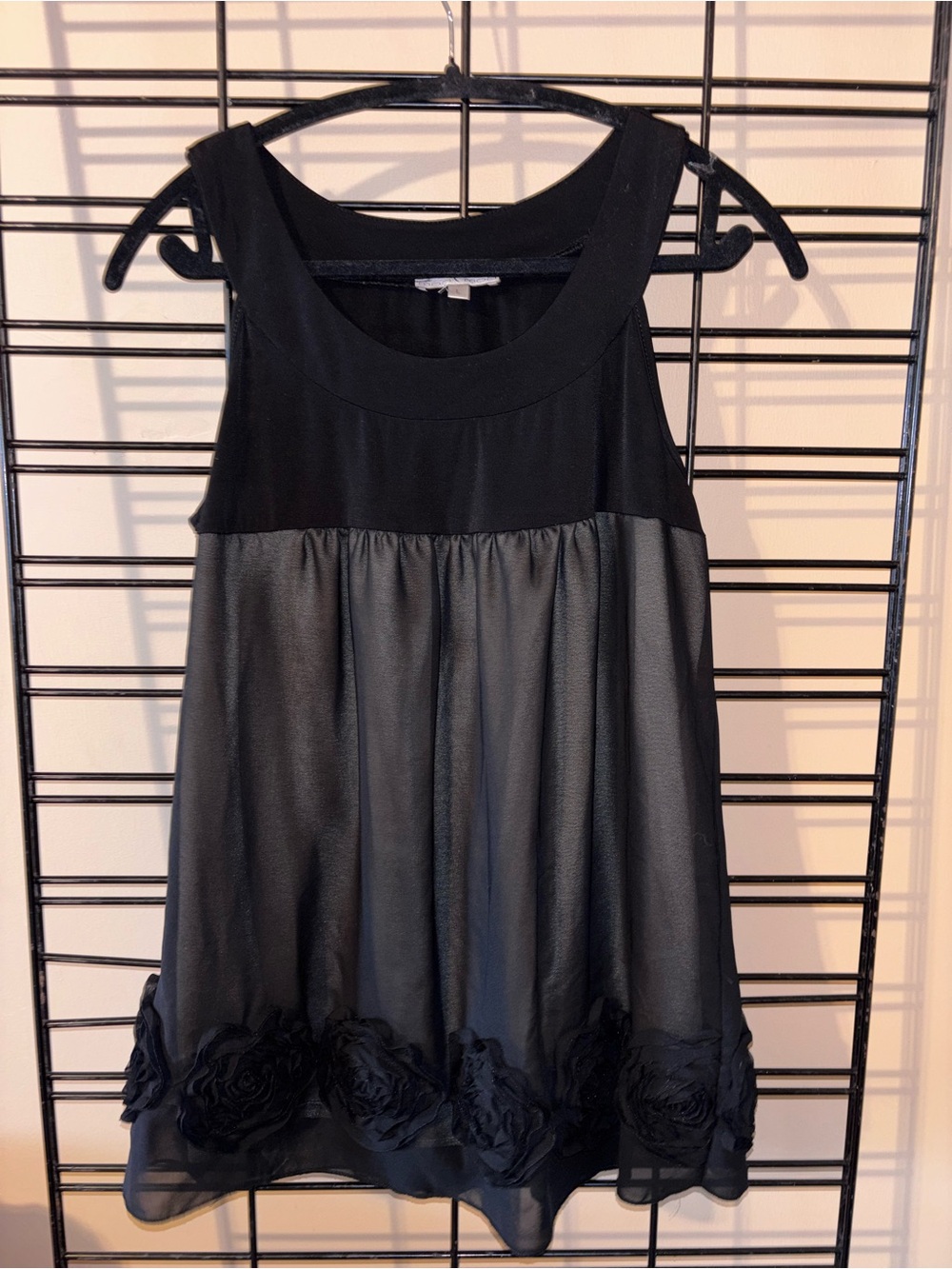 Y2K - Moa Moa Black Sleeveless Rosette-Hem Tank